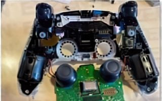 Instagram user tears down a PS5 DualSense controller