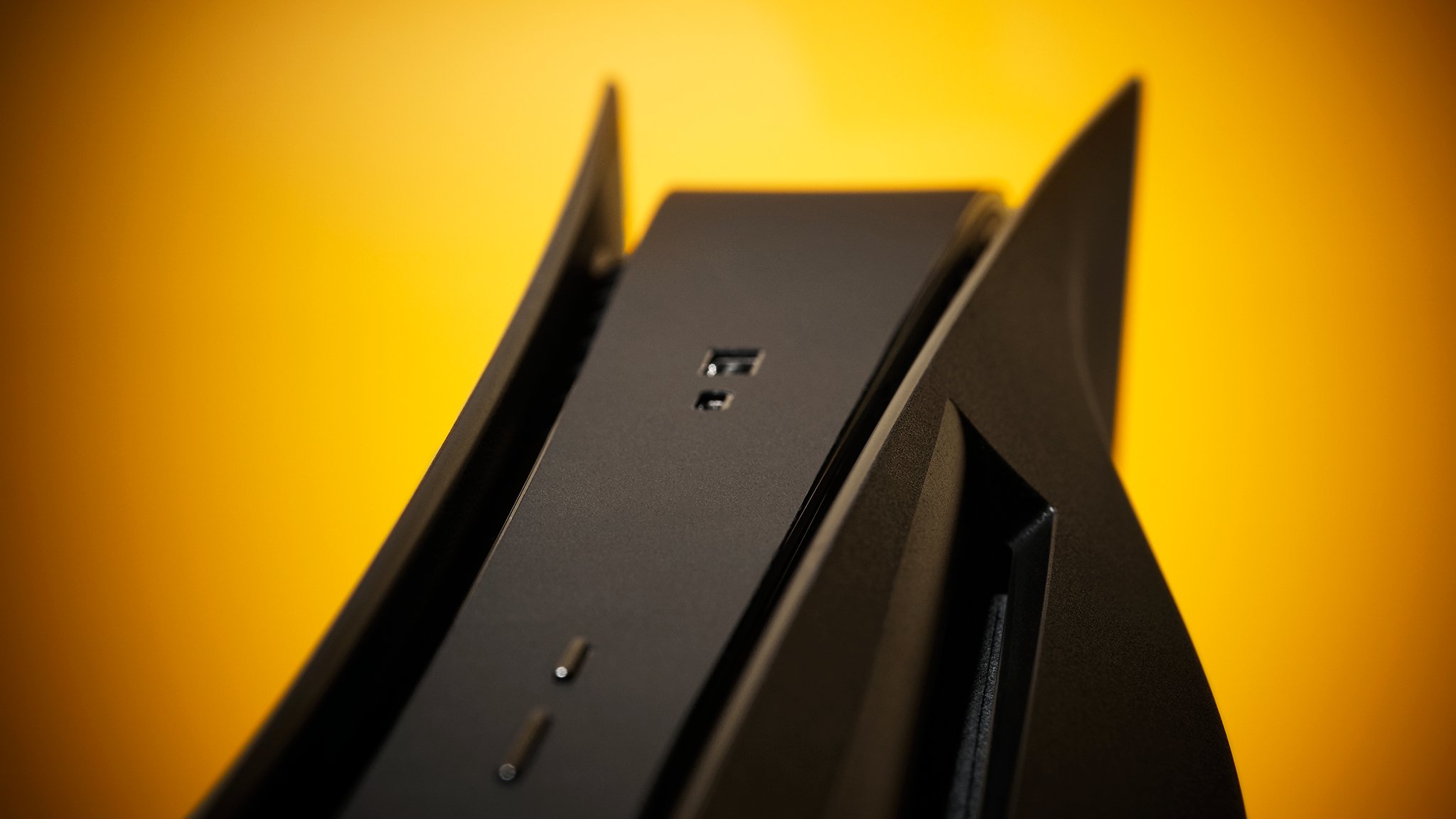 Company that sells black PS5 faceplates challenges Sony to “try to sue us”