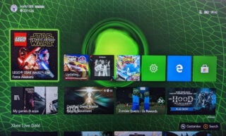 The original Xbox background is now a free dynamic theme on Series X and S
