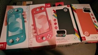 Retailer glitch allows customers to buy Switch Lite consoles for free