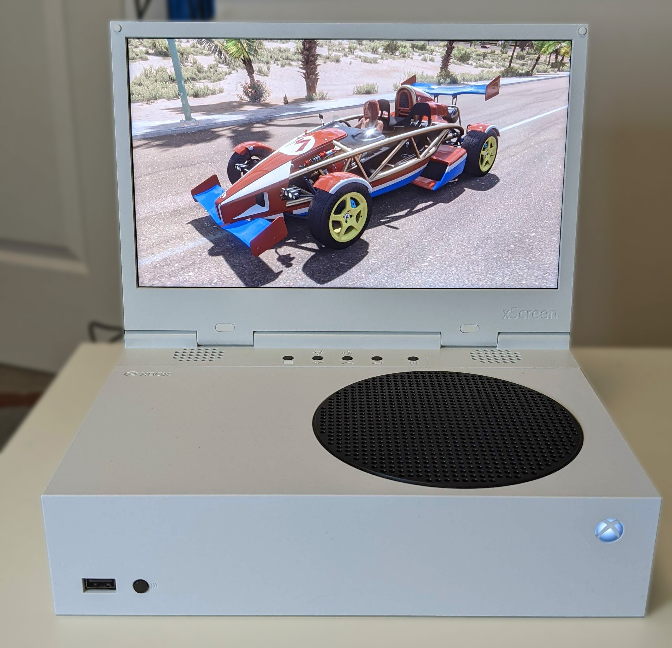 xScreen for Xbox Series S review: fun for travelling gamers