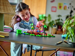 Lego has announced four Donkey Kong expansion sets