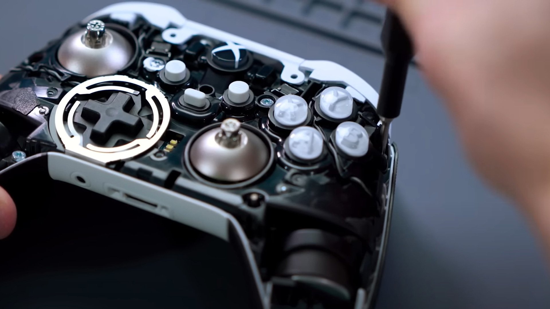 Xbox is now selling replacement controller parts and showing how