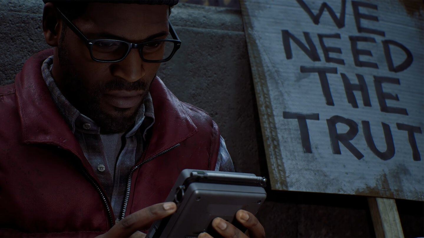 Simon Ordell using the CRTV in Silent Hill Townfall