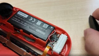 Nintendo support articles show inside new Switch Joy-Cons with removable battery